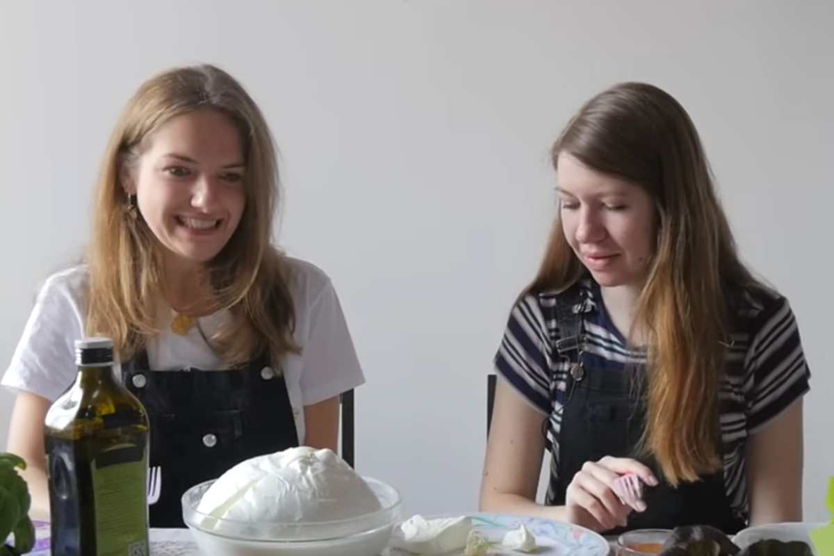 ragazze e mozzarella