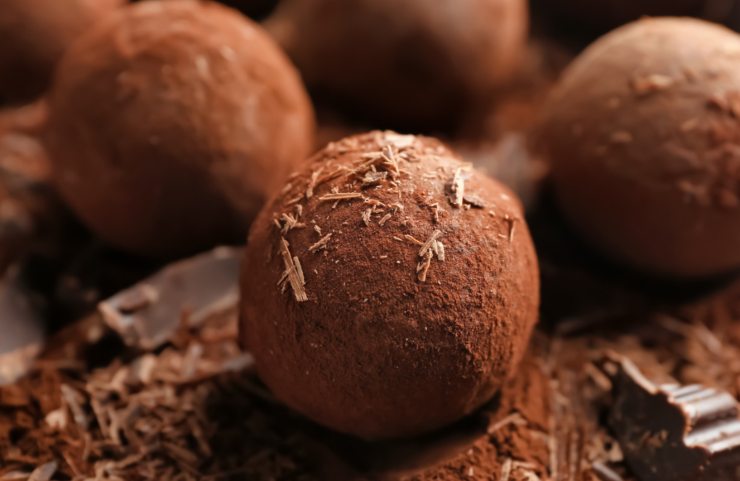 palline dolci ricoperte al cacao