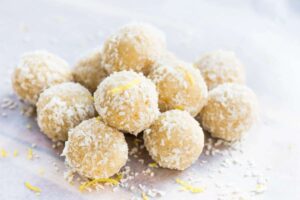 Tartufini con scaglie di cocco