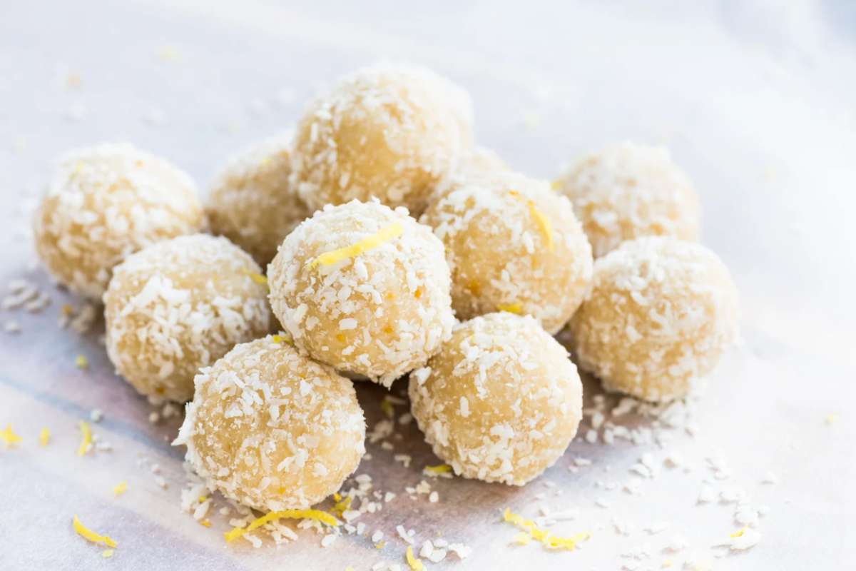 Tartufini con scaglie di cocco