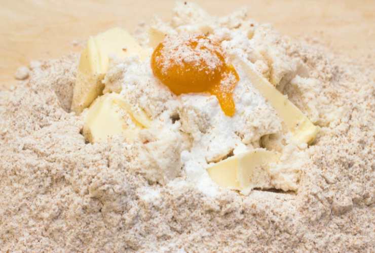 farina, burro e uovo
