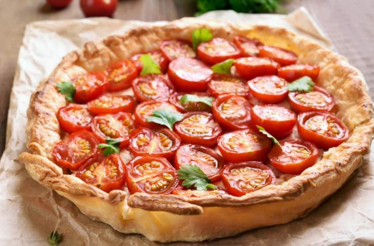 torta salata con pomodori