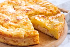 torta salata con prosciutto e formaggio