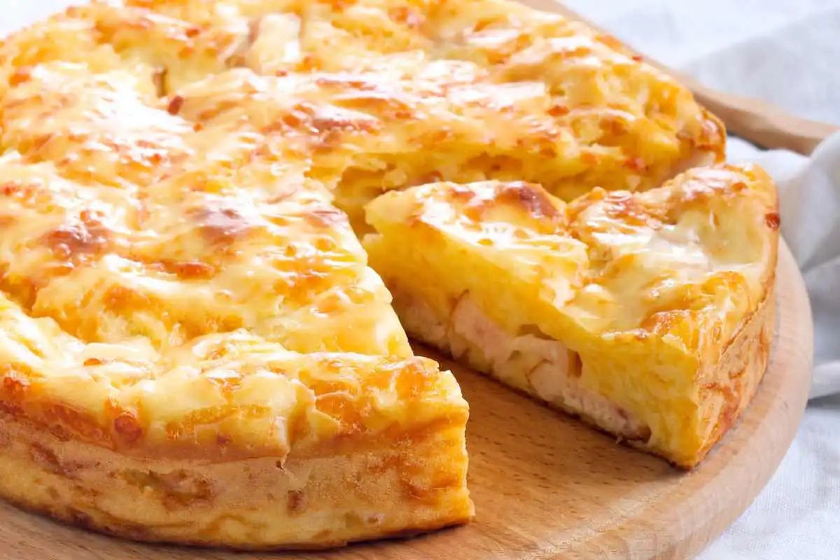 torta salata con prosciutto e formaggio