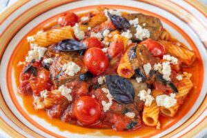 piatto di pasta alla norma