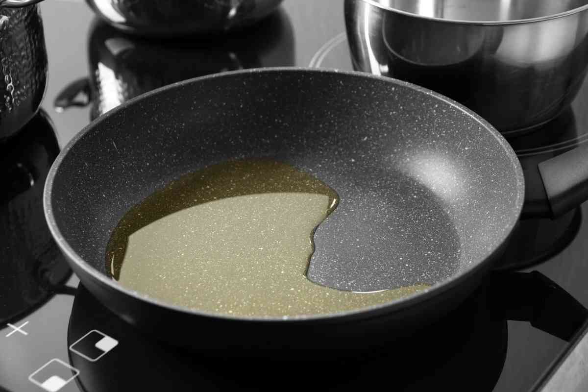 Padella con olio