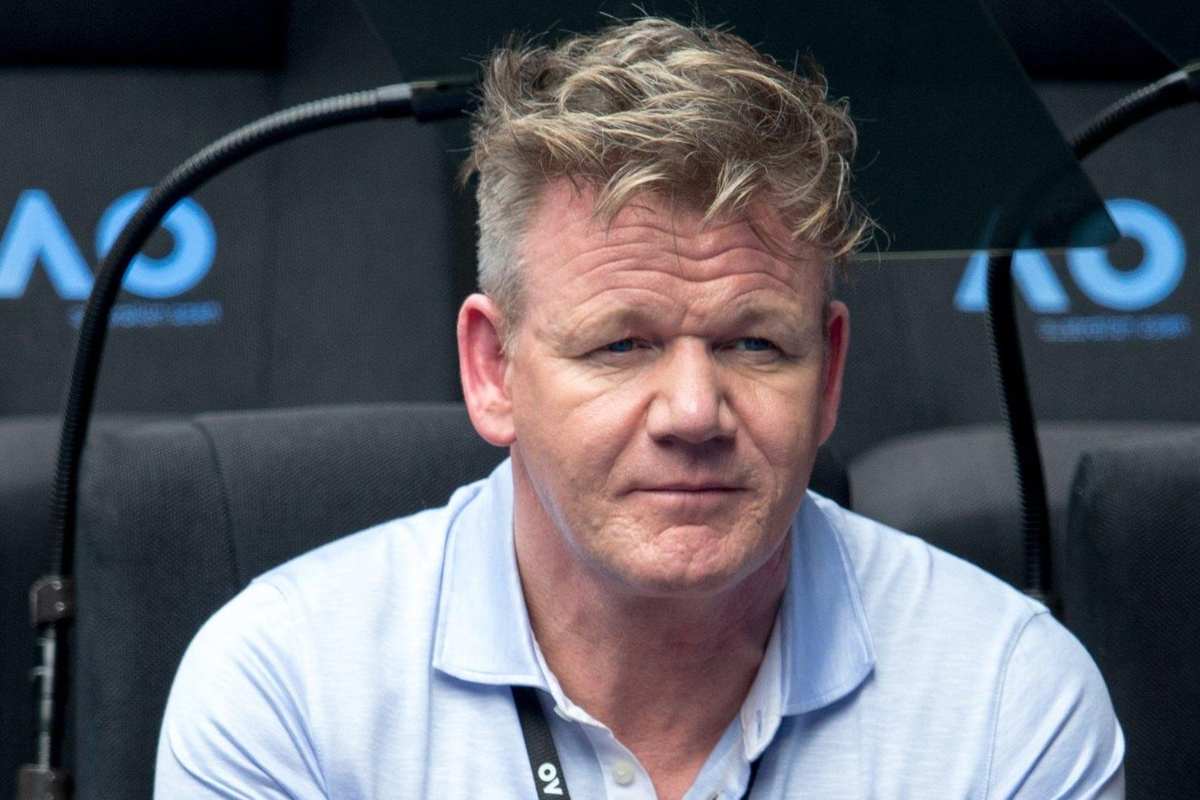 gordon ramsay serio in primo piano