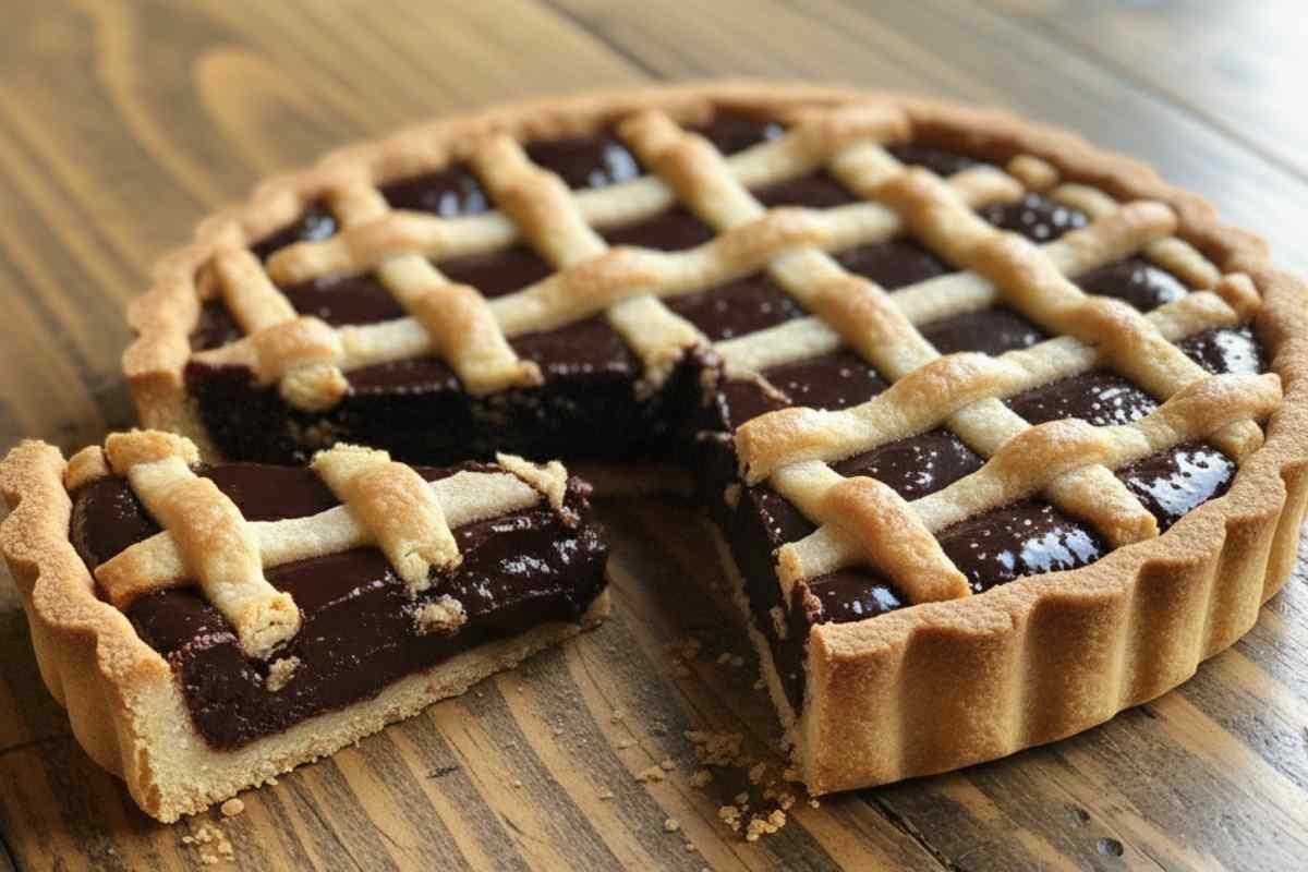 crostata al cioccolato su tavolo di legno
