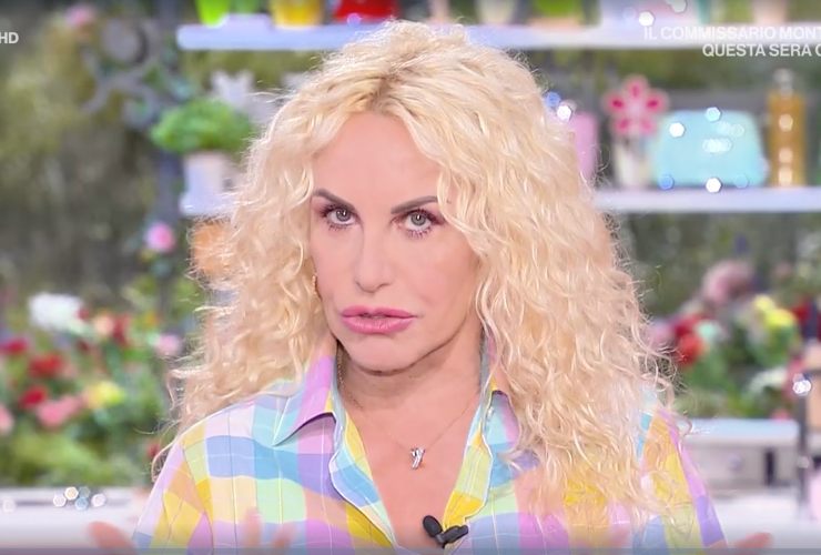 antonella clerici mentre parla