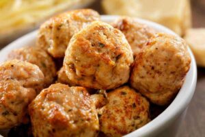 polpette fritte in una ciotola