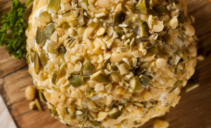 Pallina di formaggio con granella
