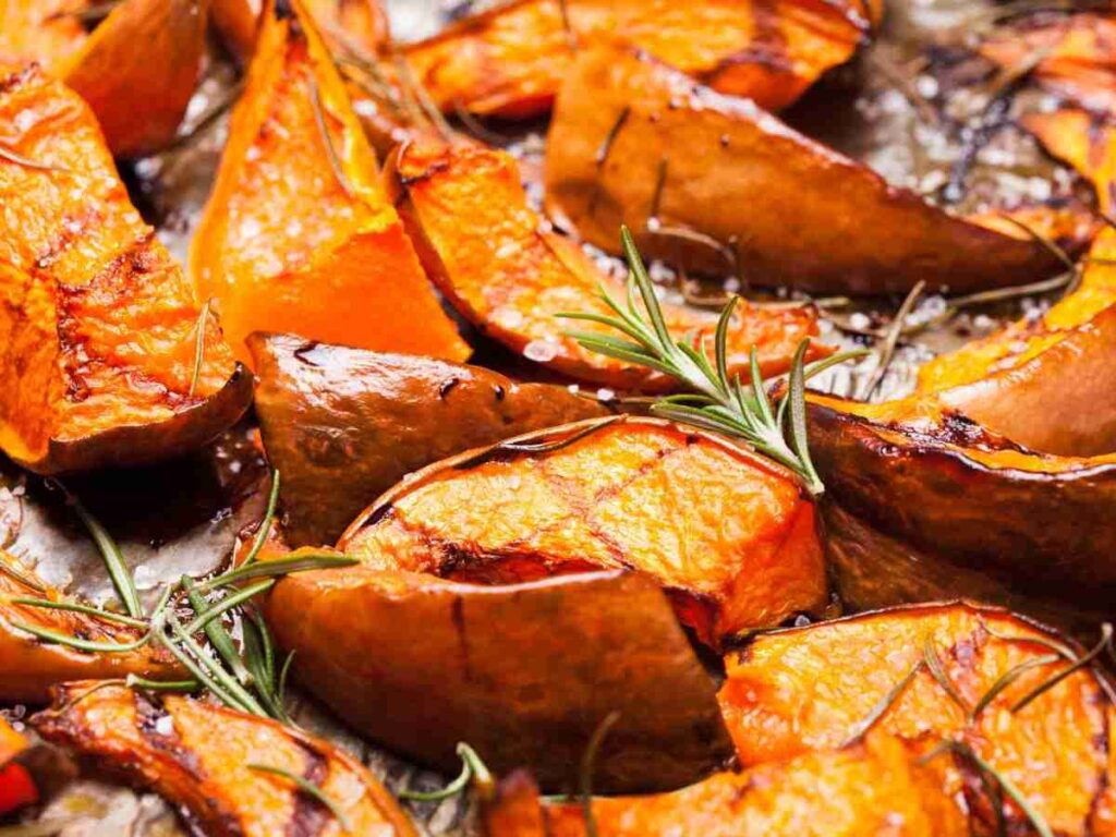 zucca a fette e al forno aromatizzata